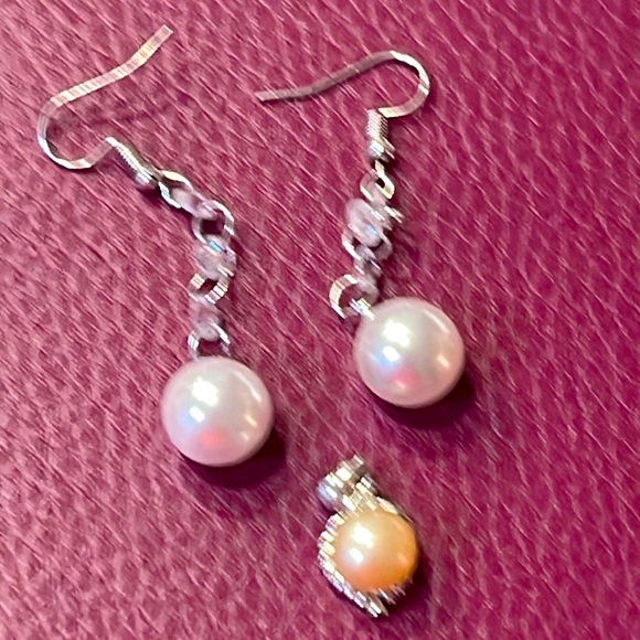 NWT-Pearl Earrings for Ladies - Picture 1 of 3
